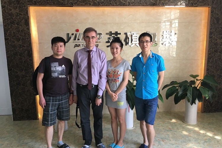 英碩防靜電吸塑托盤魅力不淺，引巴西買家跨國而來